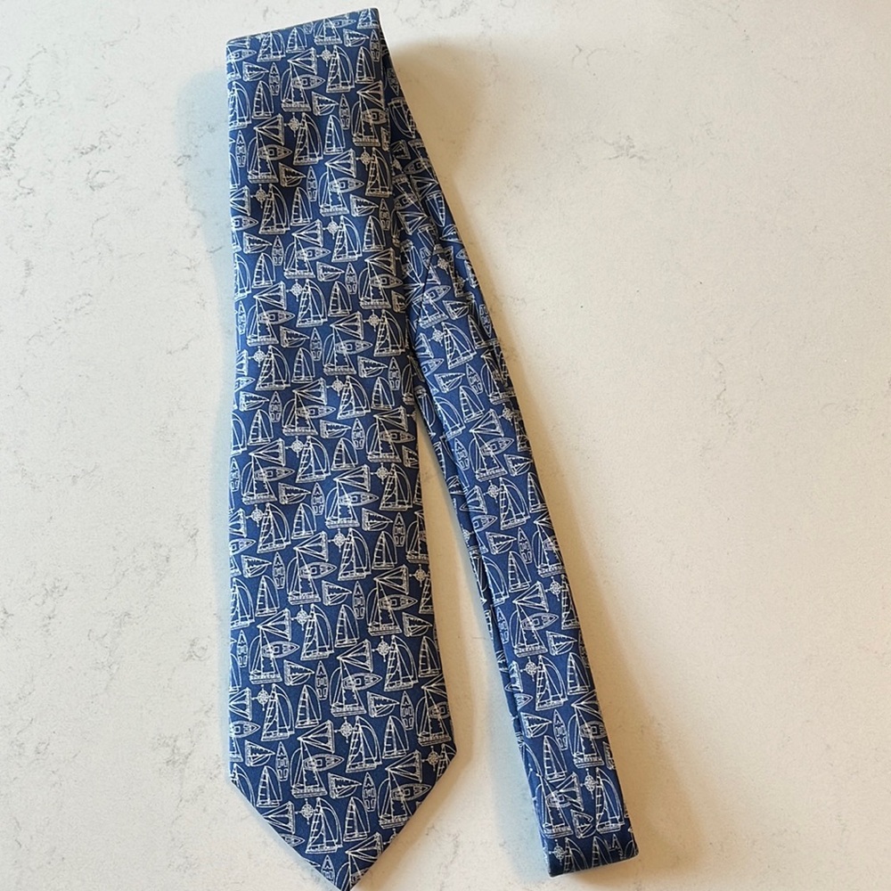 Vineyard vines sailboat tie